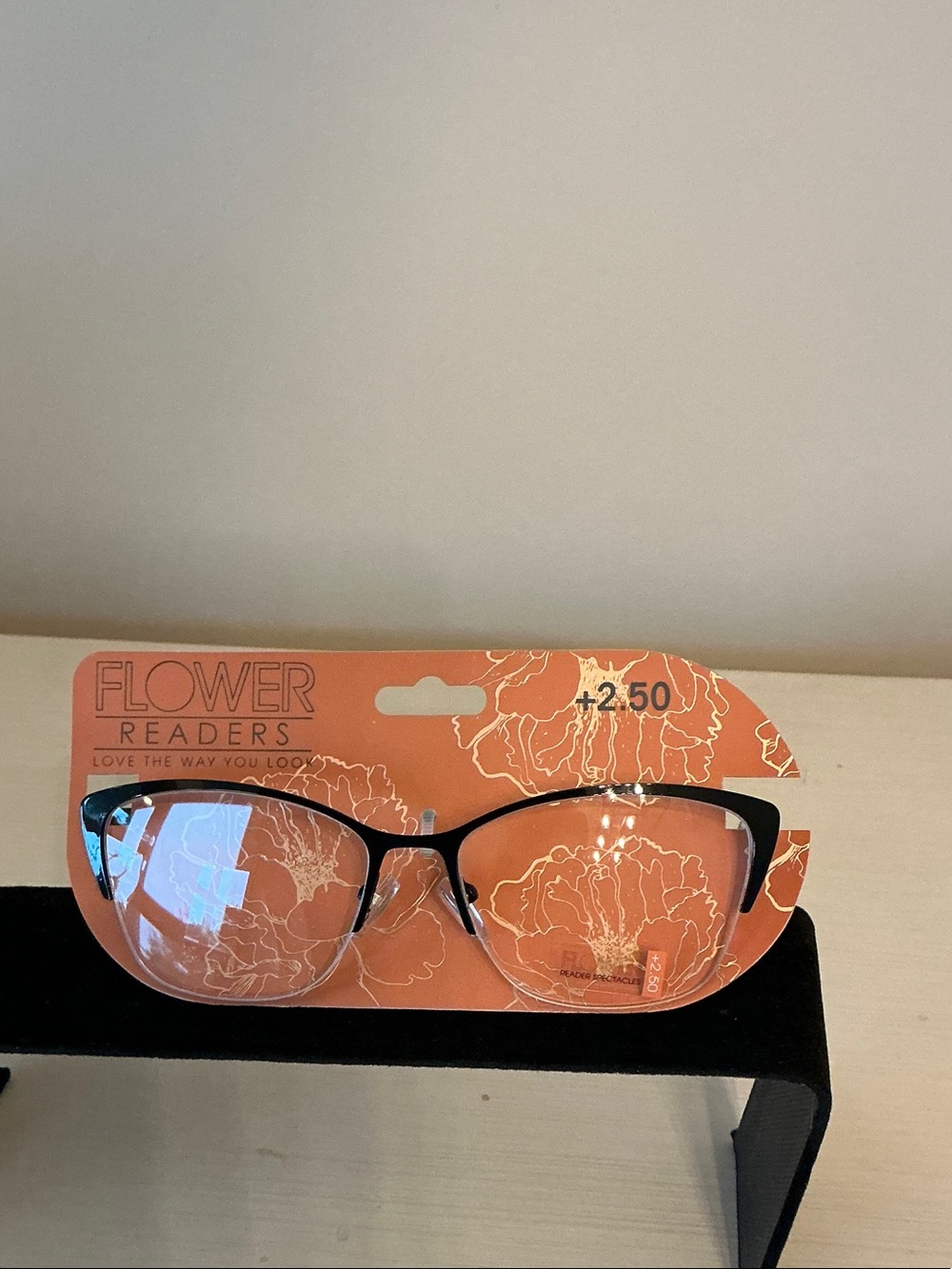 Authentic, Flowers by Drew Barrymore Women’s Black +2.50 Reading Glasses